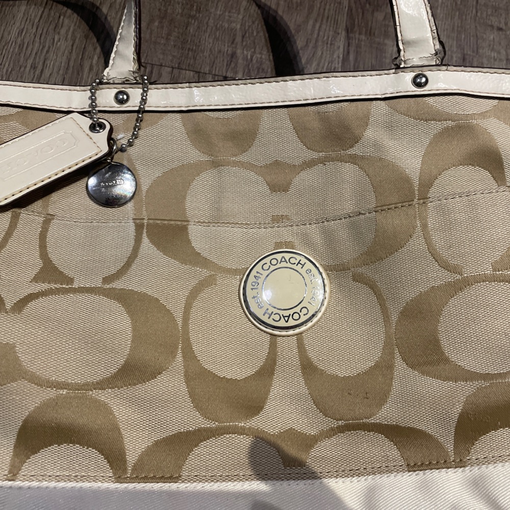 Coach Large Bag - Picture 4 of 8